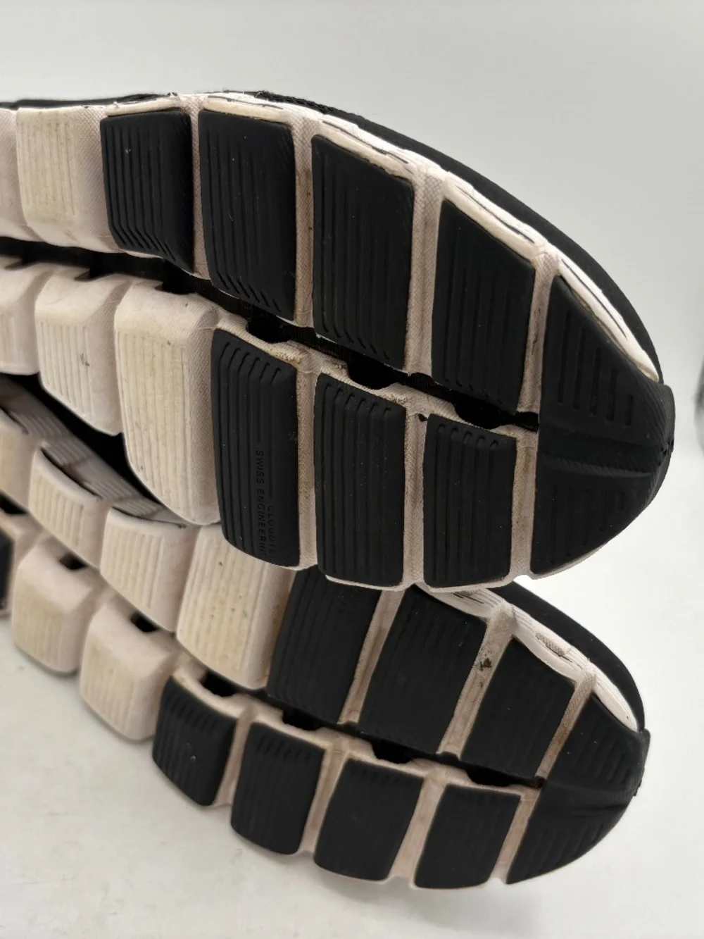 On Cloud 5 Sneakers Black White Performance Running Shoes Mens Size 10 - Picture 12 of 14